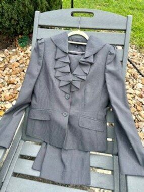 Anne Klein Gray Pinstripe Pant Suit Size 6 Ruffle Blazer Career Set NWOT